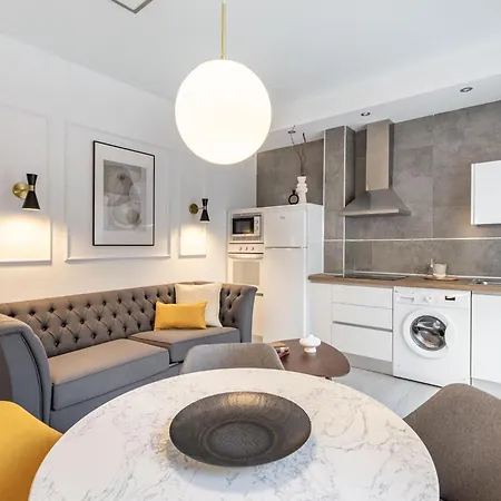 Stylish And Elegant 1 & 2 Bedroom I